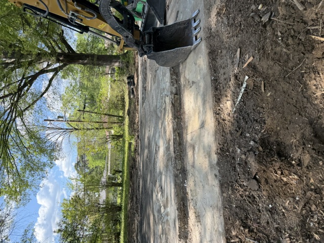 Smoke Eater's Construction crew on an Arkansas jobsite